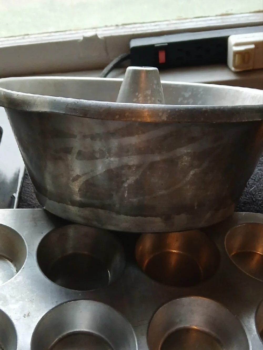Assorted Metal Bakeware Set - Nonbranded
